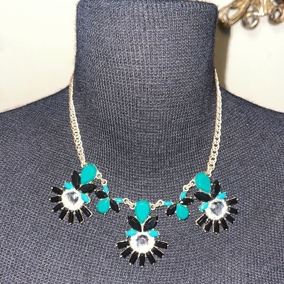 J crew bib black green necklace - Picture 1 of 6